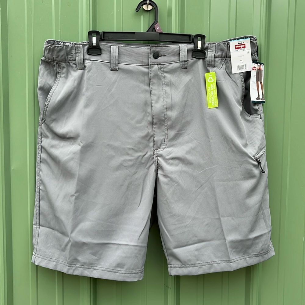 Men's Wrangler Outdoor Performance Lightweight Side Elastic Waist Shorts Size 44